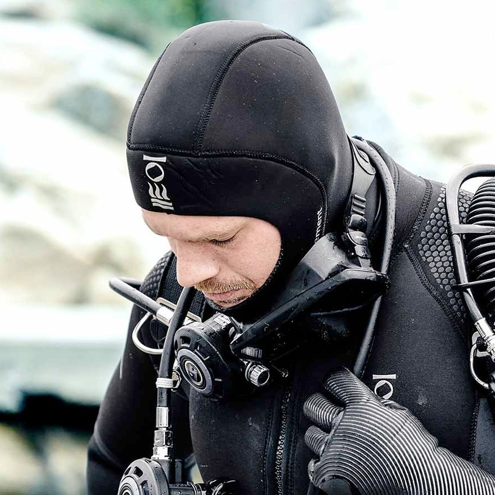 fourth-element-cold-water-hood-7mm-01