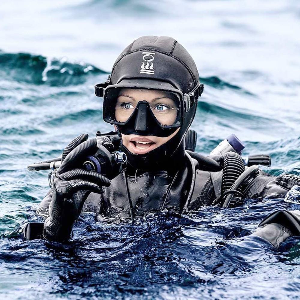 fourth-element-cold-water-hood-7mm-02