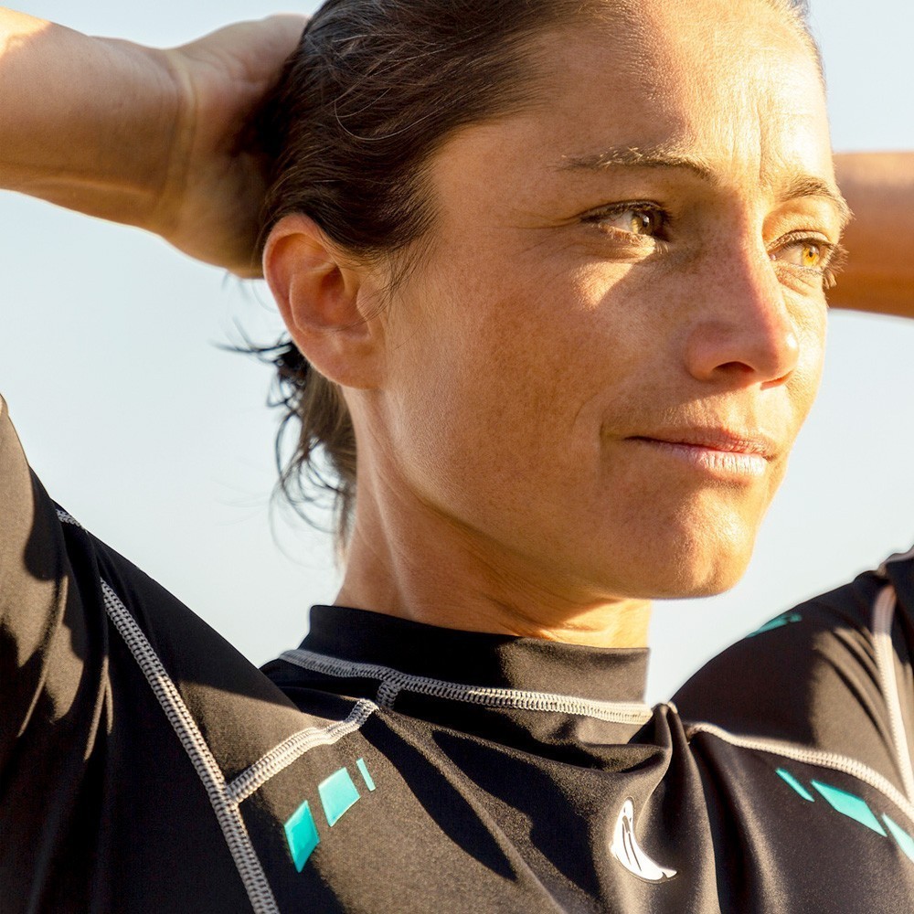 waterproof-rash-guard-womens